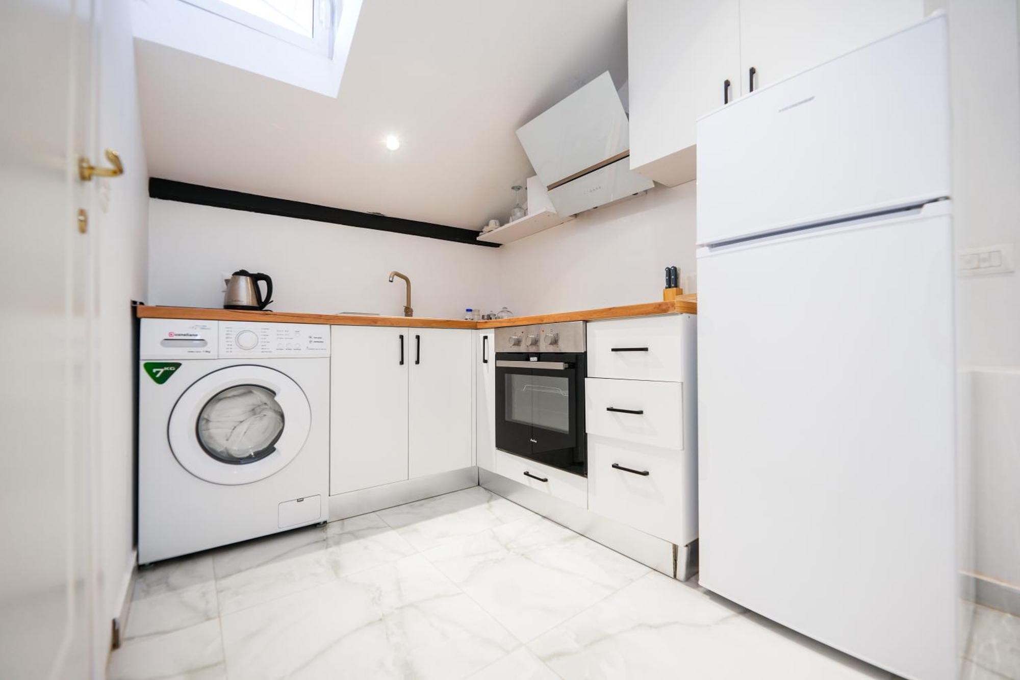City Center Hideout - Studio Apartment Tirana Exterior foto